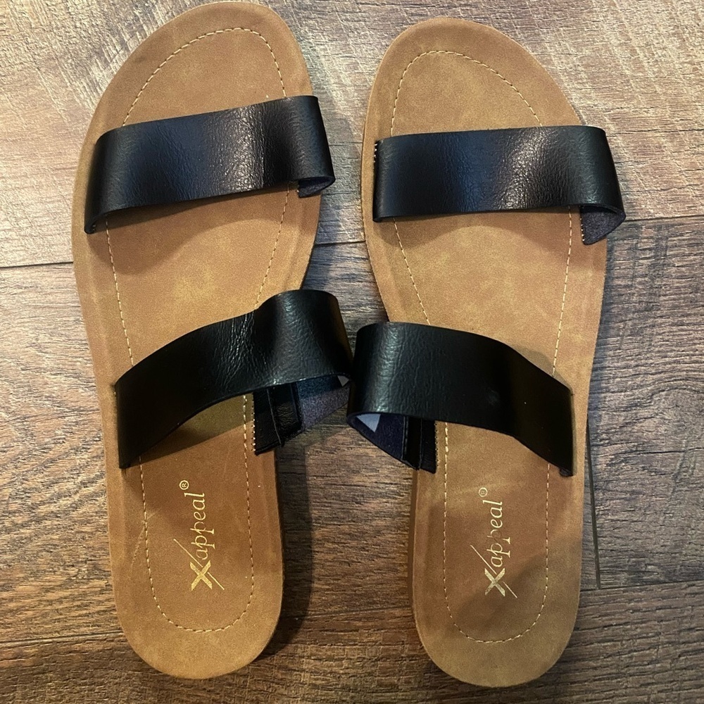 💕 2 For $10 NWOT Xappeal Black Summer Sandals Size 10